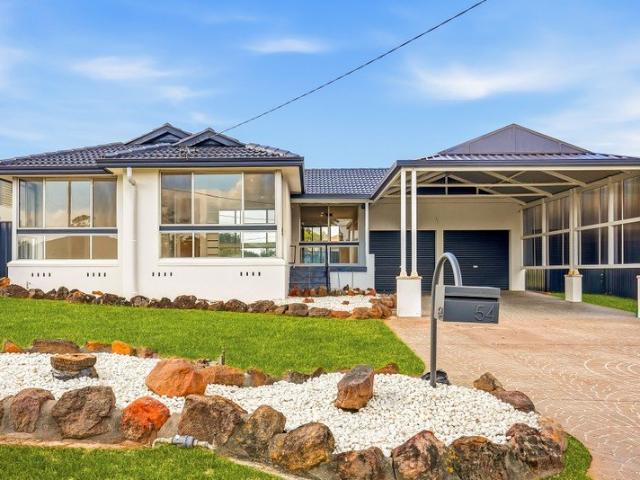 Renovated Family Excellence on 1,012sqm with Exceptional Sub Division Potential