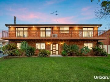 Renovated Family Entertainer with Side Access And Bushland Rural Views