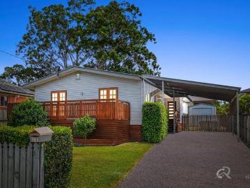 Potential to subdivide STCA* Renovated Family Entertainer with Powered Shed, Caravan/Boat Space & Prime Location, 4 Brms, 2 Bathrooms, Separate Lounge and Dining, 607m2 Block