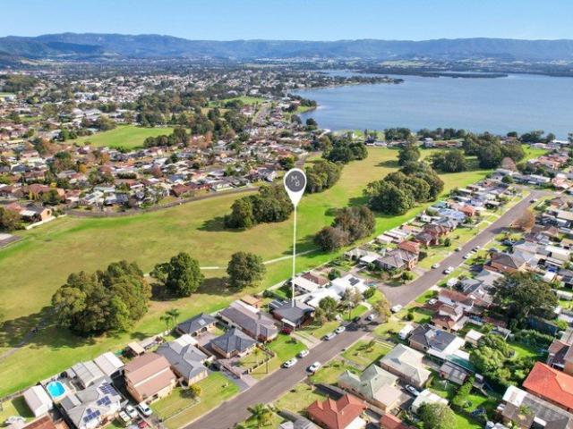 Renovated Family Gem With Lake Views