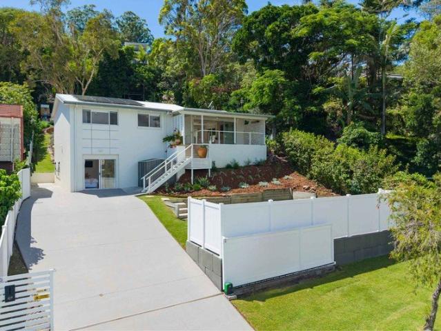 RENOVATED FAMILY HAVEN WITH DUAL LIVING POSSIBILITY