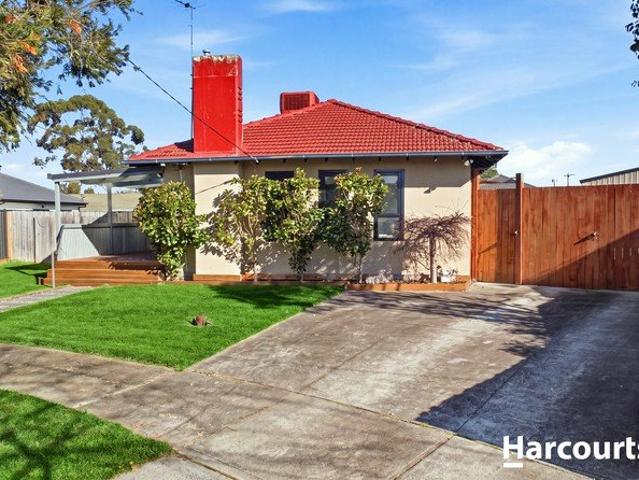 Renovated Family Haven with Pool, Huge Shed & Future Potential