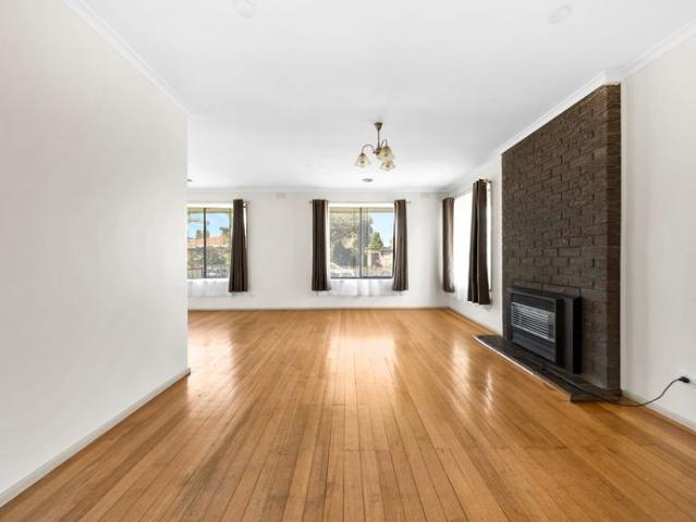 Renovated Family Home in a Quiet Court Setting