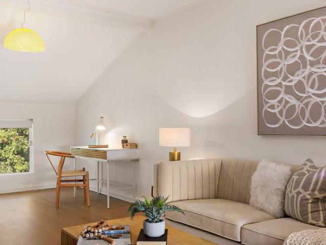 Renovated Family Home In Blue Ribbon Locale