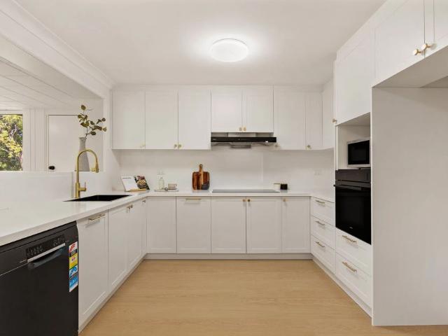Renovated Family Home In Blue Ribbon Locale