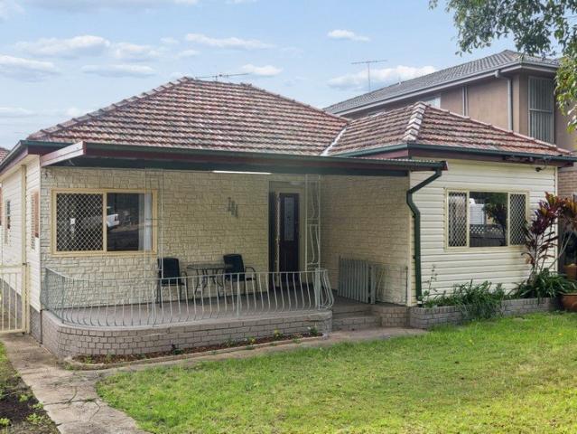 Renovated Family Home In Prime Yagoona Location