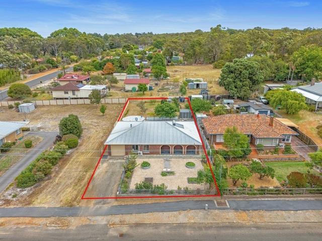 Renovated Family Home On A Big 1,012m² Block In Mount Barker
