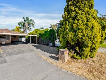 RENOVATED FAMILY HOME | ROSSY ZONE | NO STRATA FEES