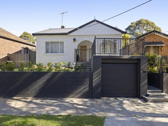 Renovated Family Home with Versatile Studio and Reserve Access