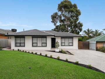 Renovated Family Home with Detached Retreat and Exceptional Flexibility