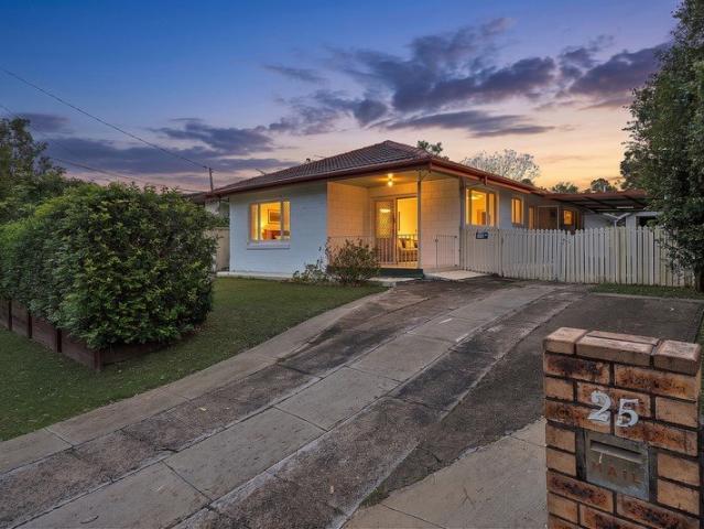 Renovated Family Home with Dual Living Areas, Huge Shed & Outstanding Convenience