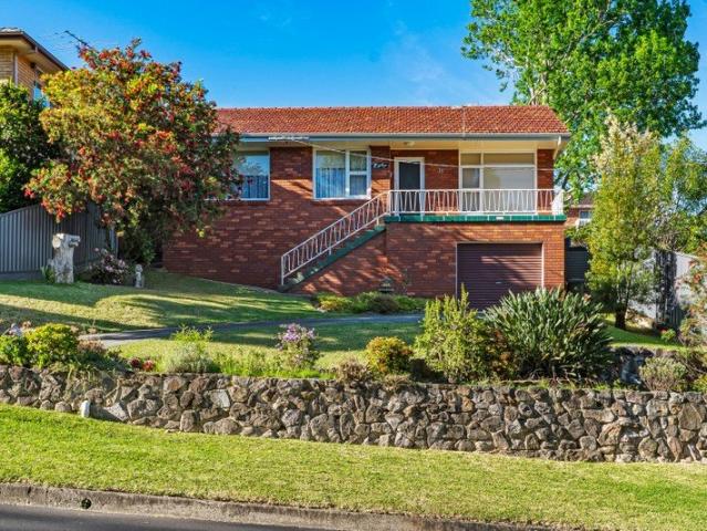 Renovated Family Home with Escarpment Views