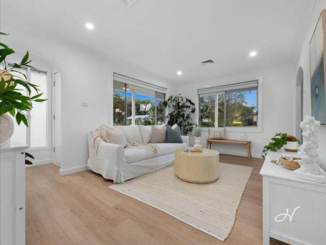 RENOVATED FAMILY HOME WITH POOL & ENTERTAINING AREA