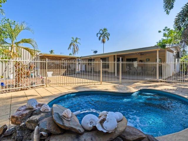 Renovated Family home with Pool Vacant possession