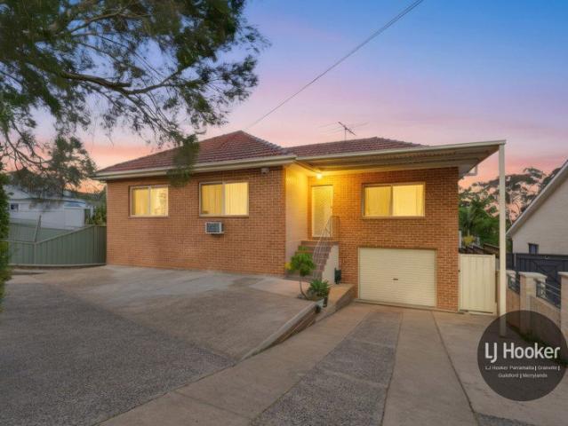 RENOVATED FAMILY HOME WITH SELF CONTAINED LOWER LEVEL RETREAT ON 623.4SQM