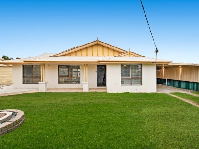 Renovated Family Living with a Pool, Powered Shed & Space for Everything