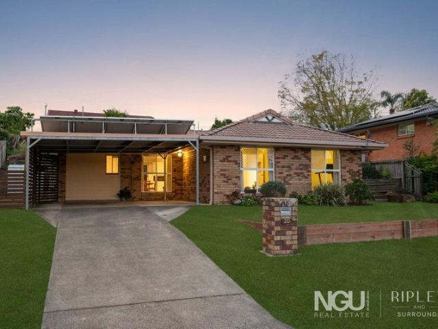 Renovated Family Living with a View to Come Home To
