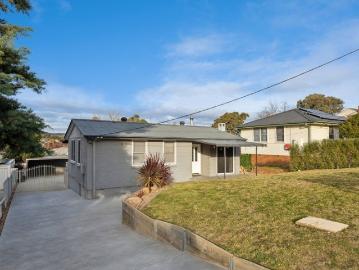 Renovated Family Living with Bonus Studio & Mountain Views