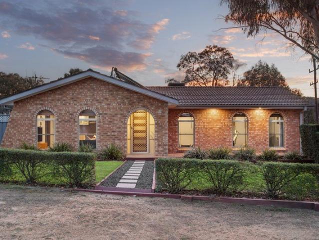 Renovated Family Living with Exceptional Garaging