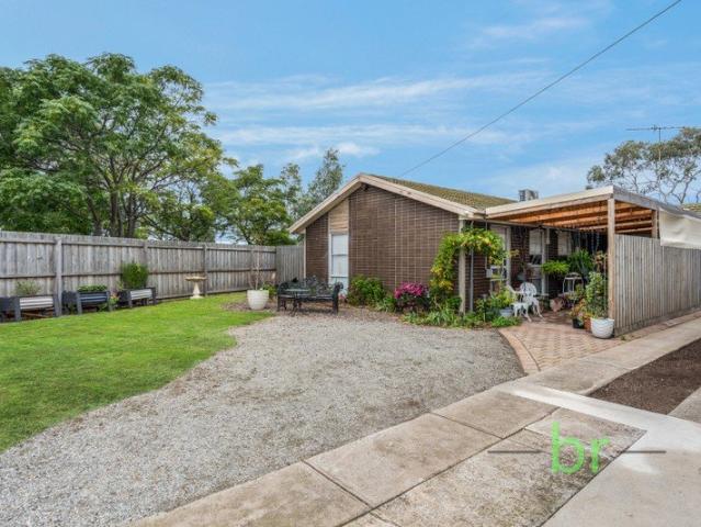 RENOVATED FAMILY LIVING IN A PRIME CORIO LOCATION