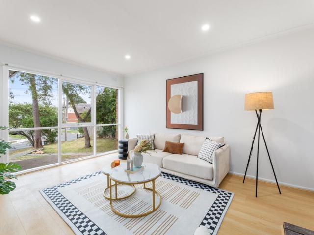 Renovated Family Space & Entertaining Appeal