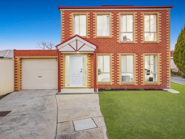 Renovated Family Space with Flexible Living