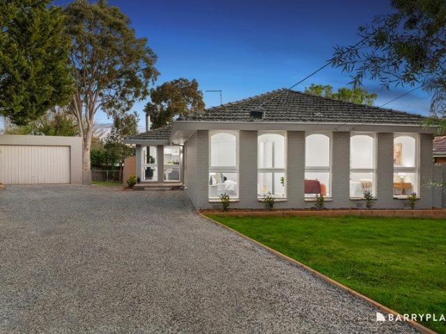 Renovated Family Warmth in a Peaceful Court