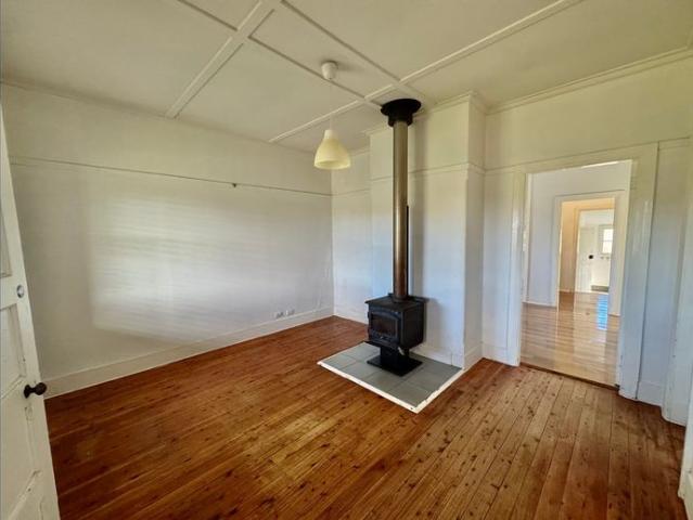 Renovated Farm Cottage with Large Yard