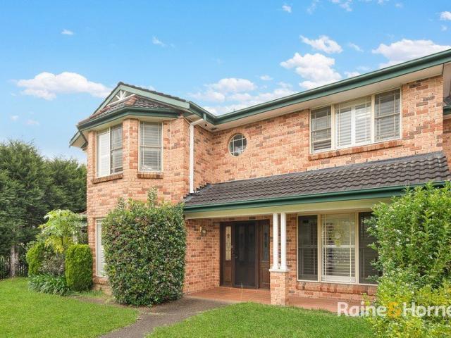 Renovated Five Bedroom Townhouse in the heart of Marsfield