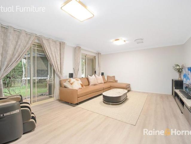 Renovated Five Bedroom Townhouse in the heart of Marsfield