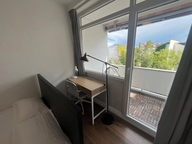 Renovated Flat in charlottenburg, Berlin Amsterdam Apartments for Rent