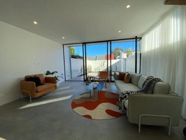 RENOVATED FREESTANDING 4 BEDROOM HOUSE FULL OF NATURAL LIGHT!
