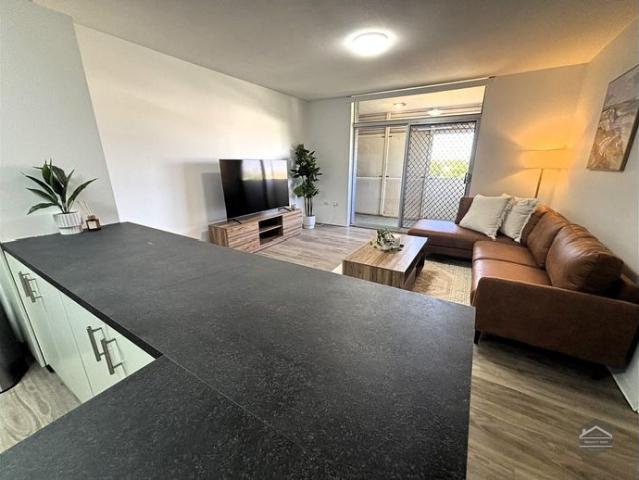Renovated, Fully Furnished Modern Unit