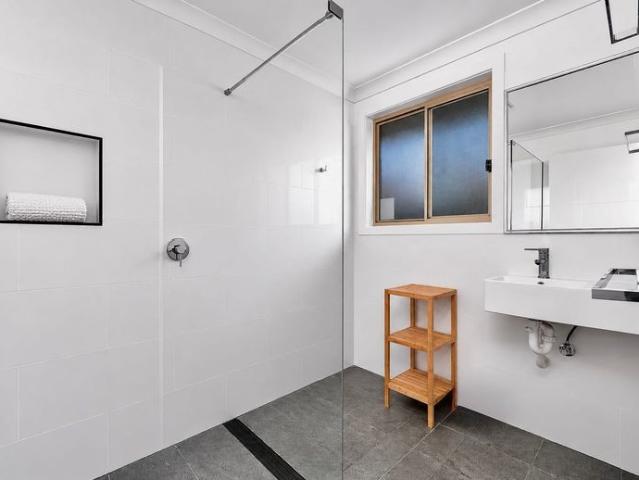 Renovated & Fully Furnished Apartment in Central Armidale Location