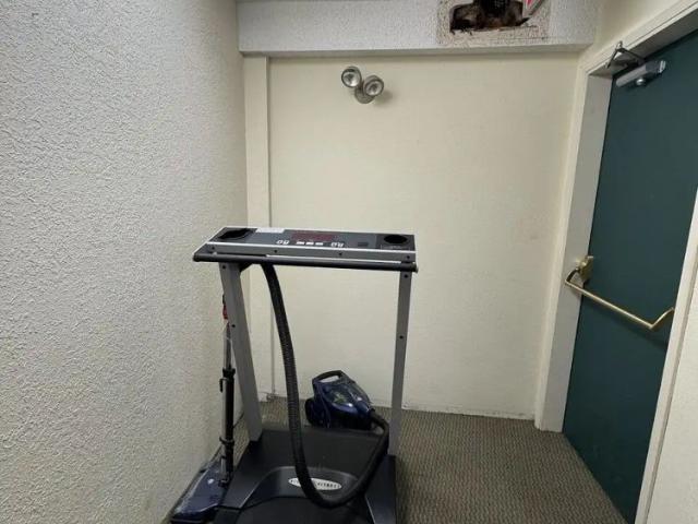 Renovated Furnished Compact 2 Bed Condo | Utilities & Fibre Included — 2 Bedrooms Condo Unit