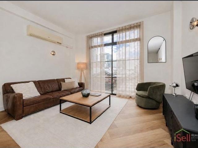 RENOVATED & FURNISHED HERITAGE APARTMENT IN THE HEART OF PERTH