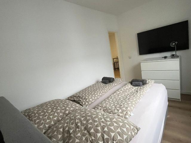 Renovated furnished 1 bedroom apartment with balcony and air conditioning in Düsseldorf Bilk, Dusseldorf Amsterdam Apartments for Rent
