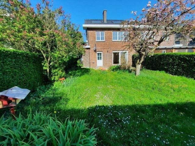 Renovated House 4 bedrooms, Garden, Terrace, Garage