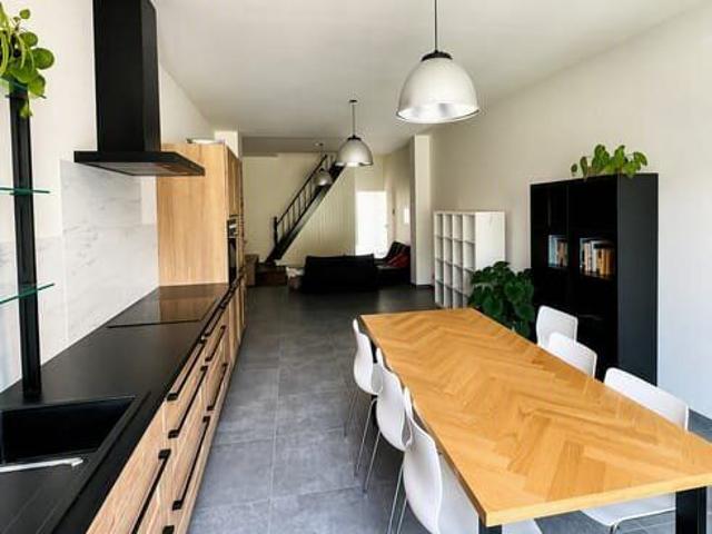 Renovated house with garden overlooking Vrijbroekpark