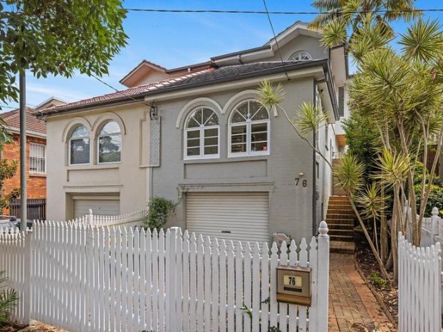 Renovated Home With a Free flow Layout & an Abundance of Natural Light