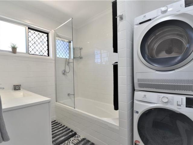 Renovated Home with Air Conditioning, Pool & Entertaining Deck