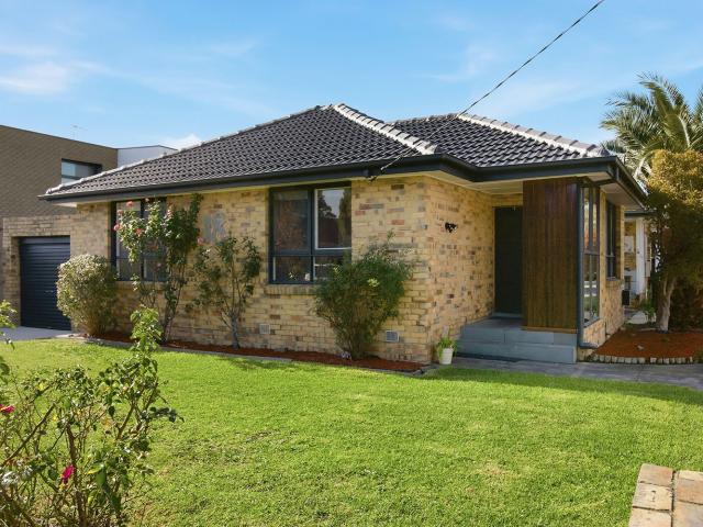 Renovated Home with Ducted Heating & Courtyards in Prime Location