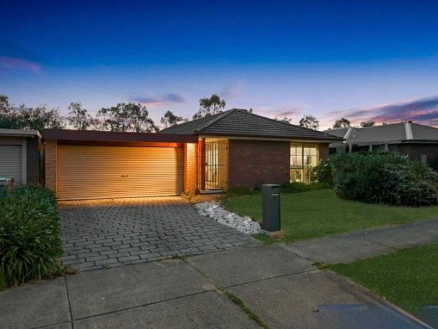 Renovated home with Great potential at Walking distance to Fountain Gate Shopping Centre