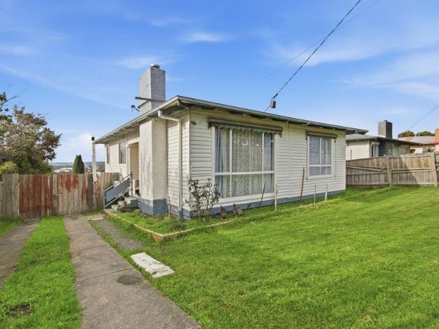 RENOVATED HOME + APPROVED PERMIT FOR A SECOND DWELLING THE OPPORTUNITY YOU'VE BEEN WAITING FOR