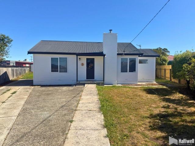 Renovated Home In Central Location