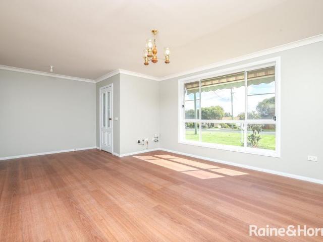 RENOVATED HOME IN RAGLAN Available 29.10.2026