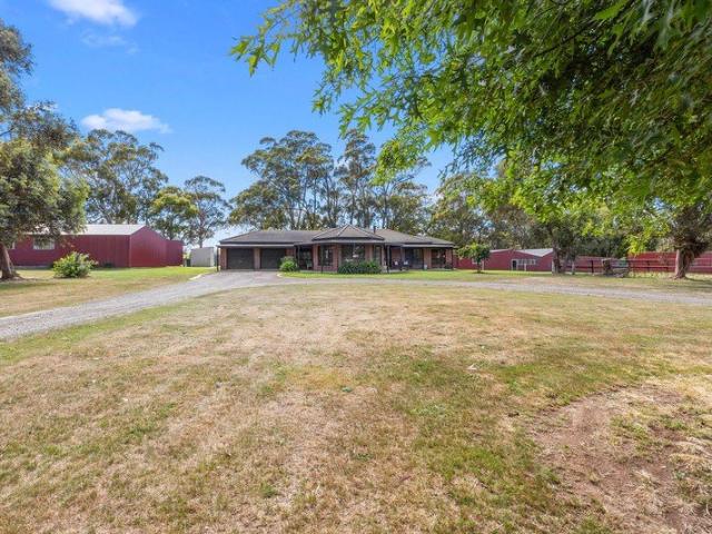 Renovated Homestead on 16.5 acres Ideal For Harness/Horse Enthusiast