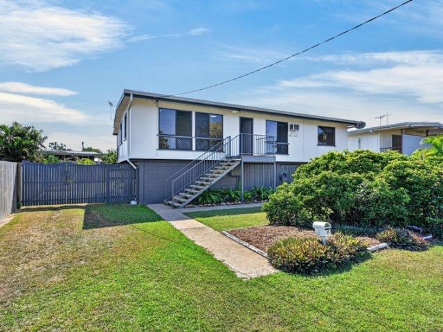 Renovated Highset, Big Deck, Solar and Battery Included