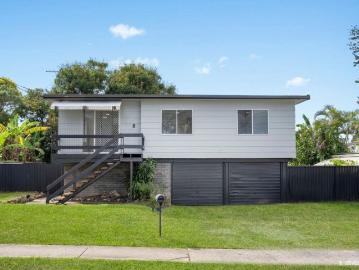 Renovated Highset Living with Rumpus and Everyday Convenience