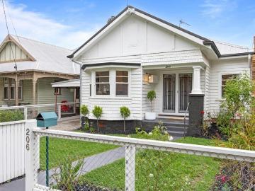 Renovated Inner City Green Retreat